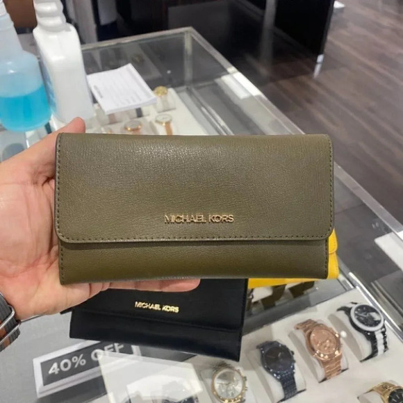 Travel Large Trifold wallet Leather 35H9GTVF3L - Picture 1 of 14